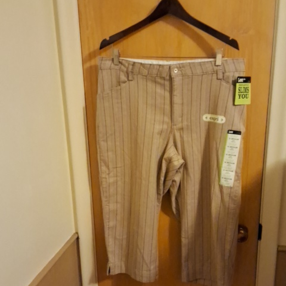 Lee Womens Tan Stripes Size 16 Medium Capri